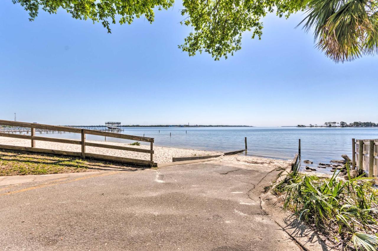 Fort Walton Coastal Retreat With Yard Walk To Beach Fort Walton Beach Esterno foto
