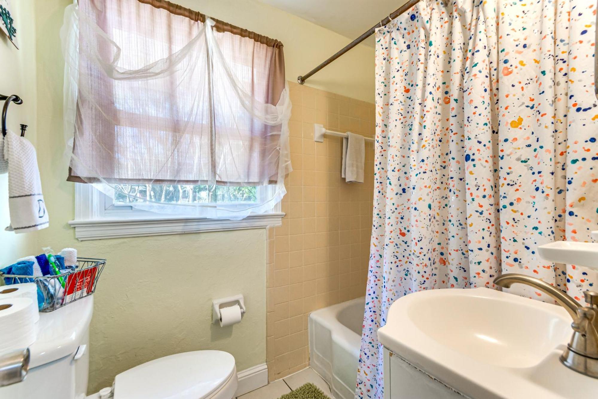 Fort Walton Coastal Retreat With Yard Walk To Beach Fort Walton Beach Esterno foto