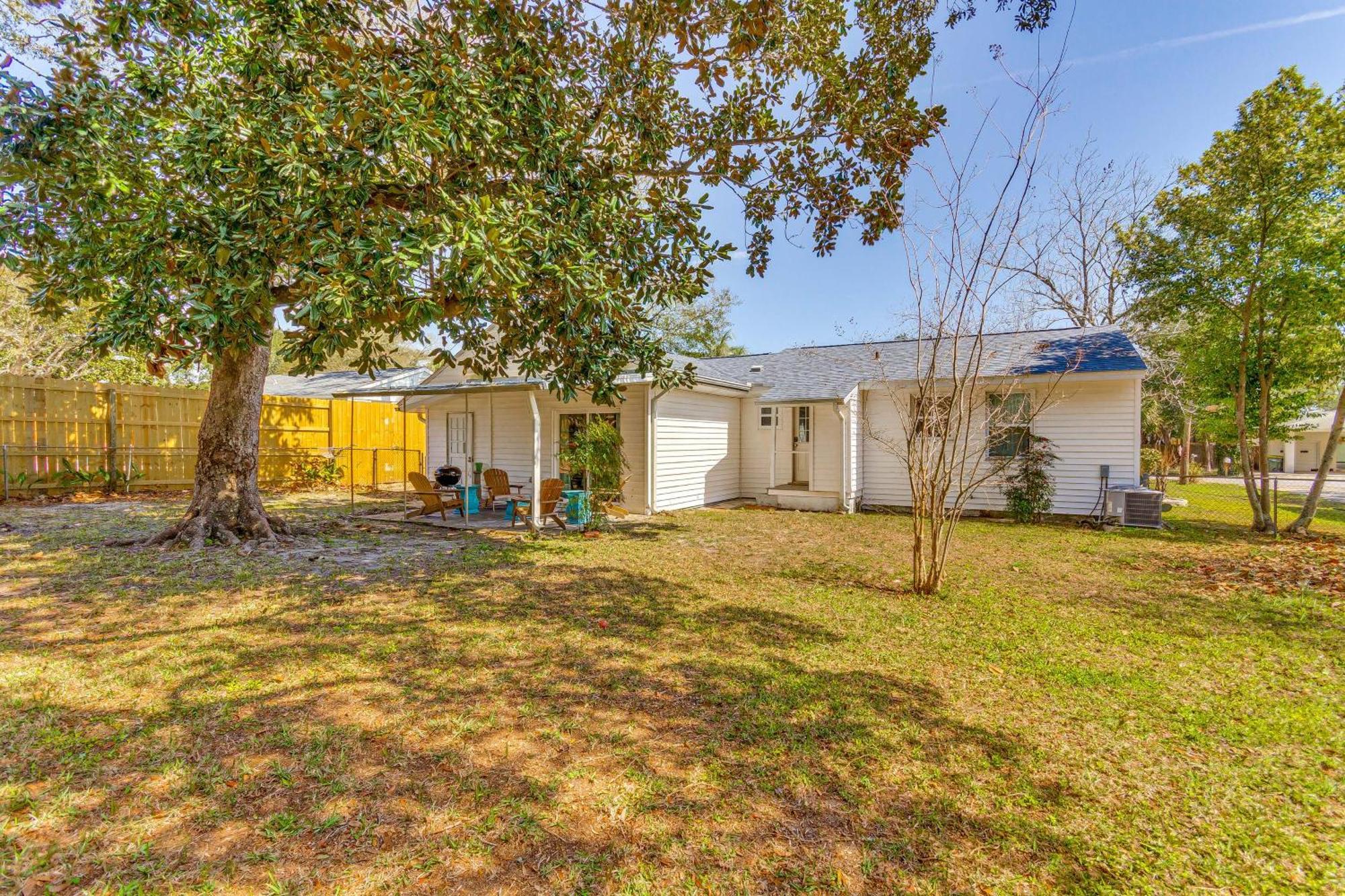 Fort Walton Coastal Retreat With Yard Walk To Beach Fort Walton Beach Esterno foto